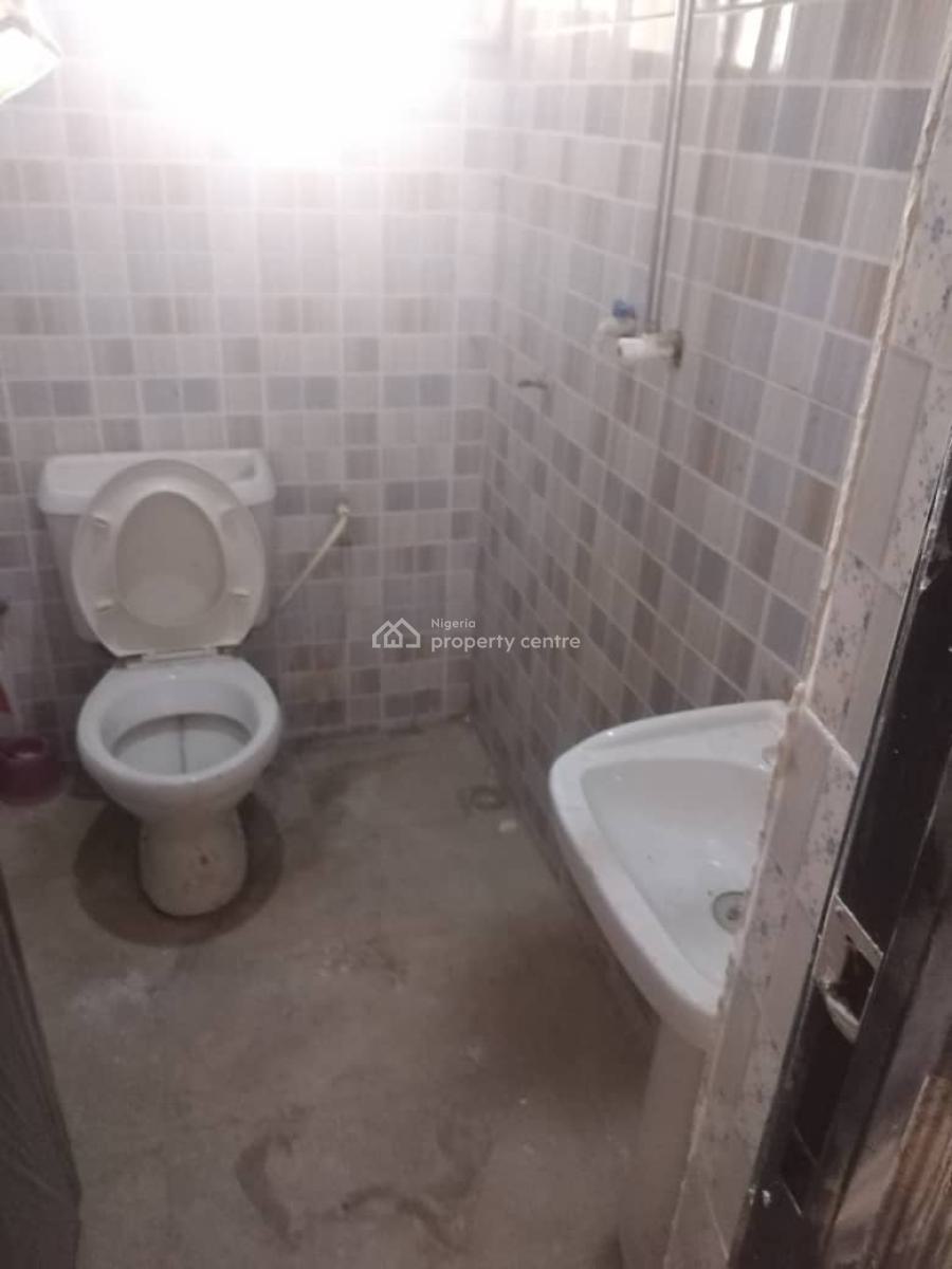 a Clean and Spacious 2 Bedroom, Lucky Fiber Road, Ikorodu, Lagos, Flat / Apartment for Rent