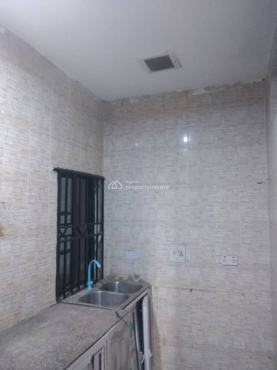 a Clean and Spacious 2 Bedroom, Lucky Fiber Road, Ikorodu, Lagos, Flat / Apartment for Rent