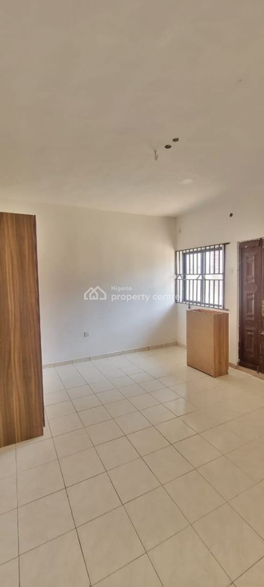 Sharp and Spacious 2 Bedroom Apartment, Seaside Estate, Badore, Ajah, Lagos, Flat / Apartment for Rent