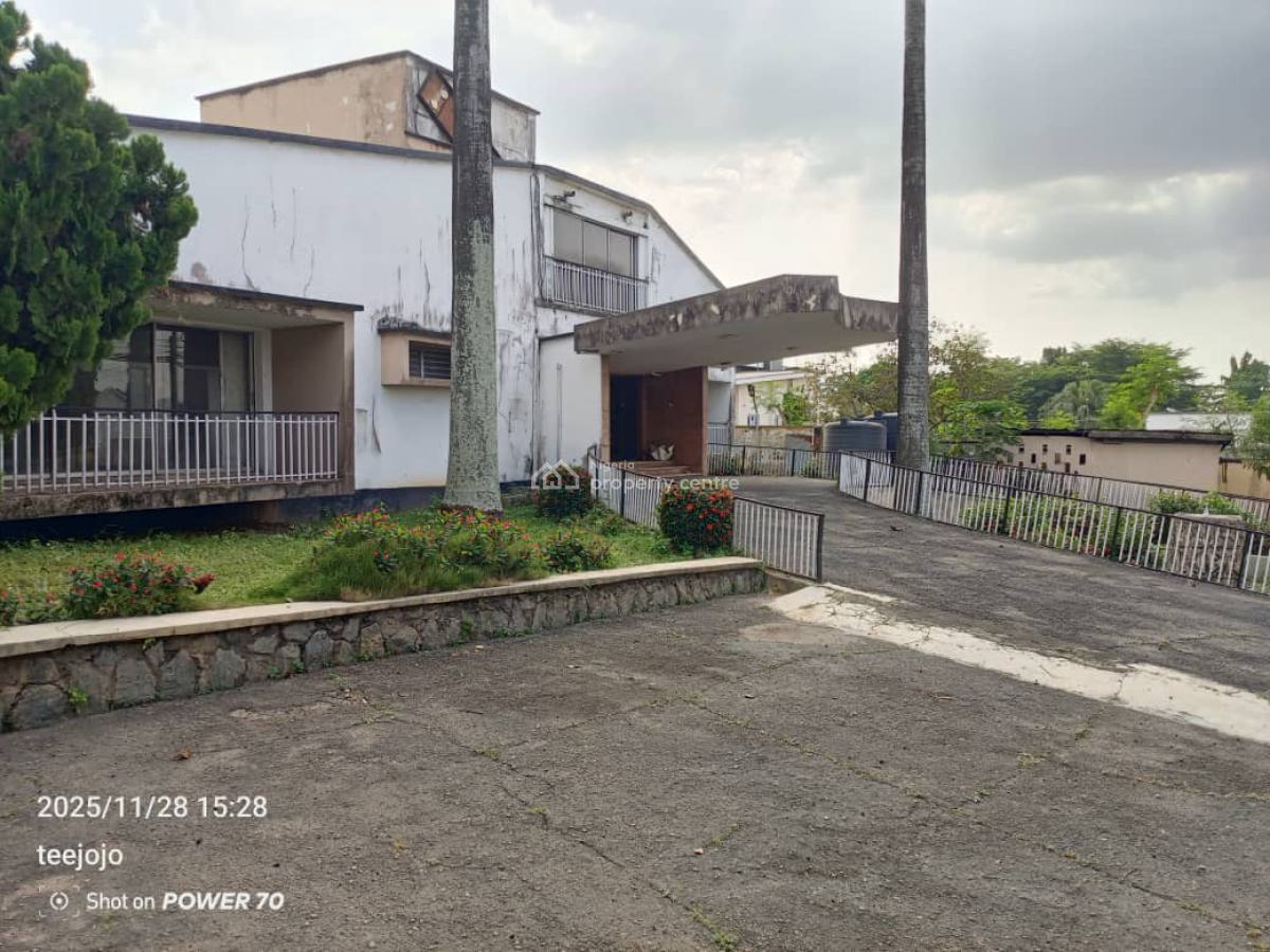 Detached House with 2 Terrace Chalet, Iyaganku Gra, Ibadan South-west, Oyo, Hotel / Guest House for Rent