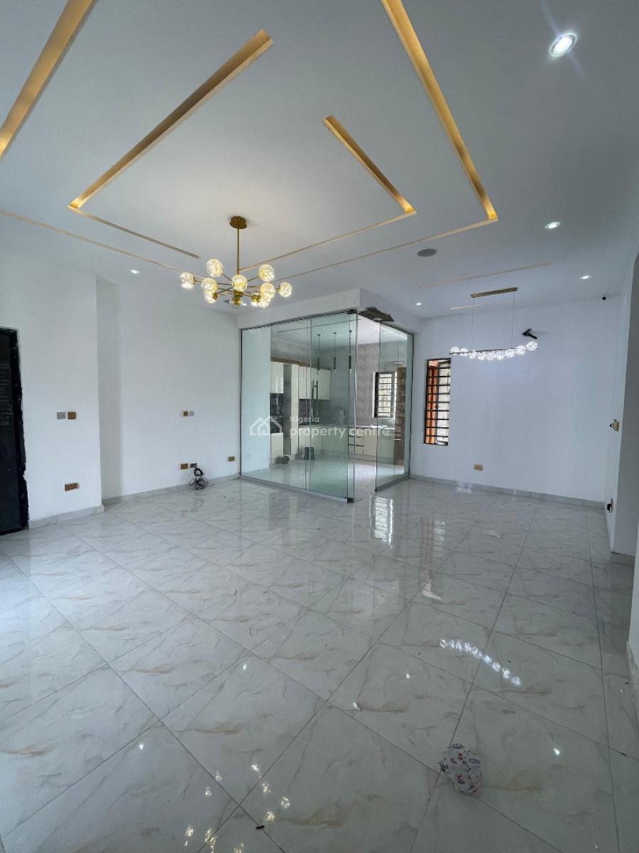 Spacious  Massive 2bedroom Apartment   Available 110m Net, Agungi, Lekki, Lagos, Flat / Apartment for Sale