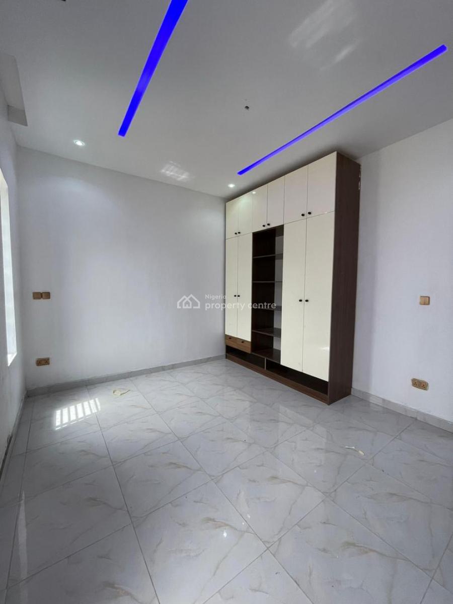 Spacious  Massive 2bedroom Apartment   Available 110m Net, Agungi, Lekki, Lagos, Flat / Apartment for Sale