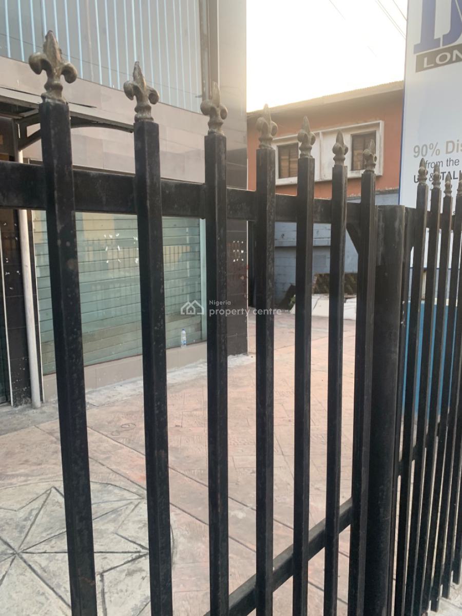 Building on a Full Plot for Commercial, Ogunlana, Surulere, Lagos, Plaza / Complex / Mall for Sale