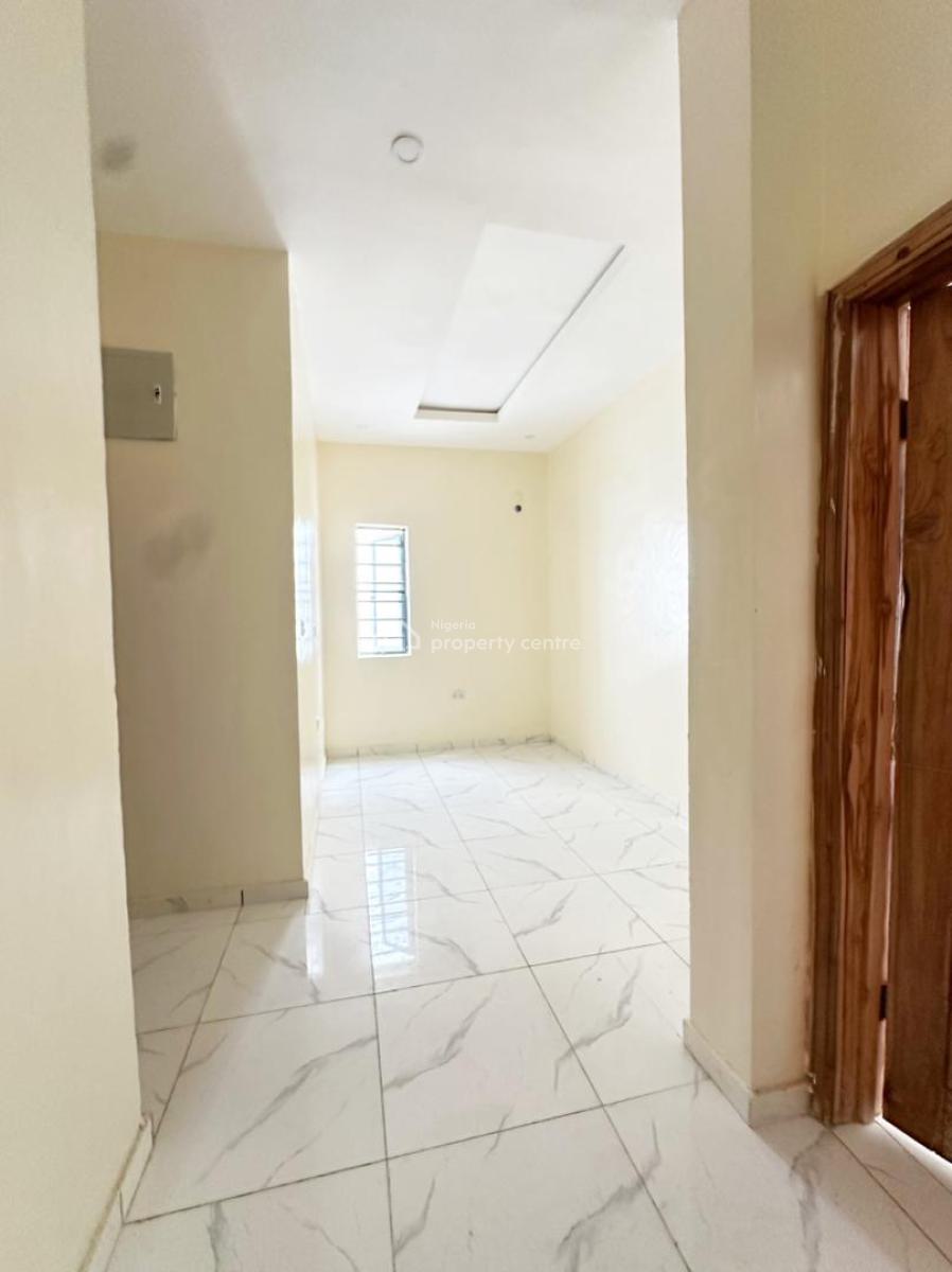4 Bedroom Semi - Detached Duplex with Bq, Ologolo, Lekki, Lagos, Semi-detached Duplex for Rent