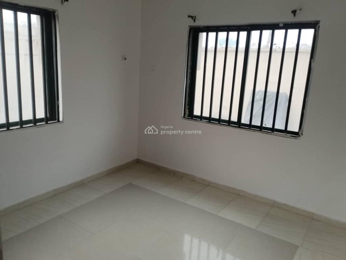 Luxury Service 2bed in an Estate Off Palace Road with Steady Light, Oniru, Victoria Island (vi), Lagos, Flat / Apartment for Rent