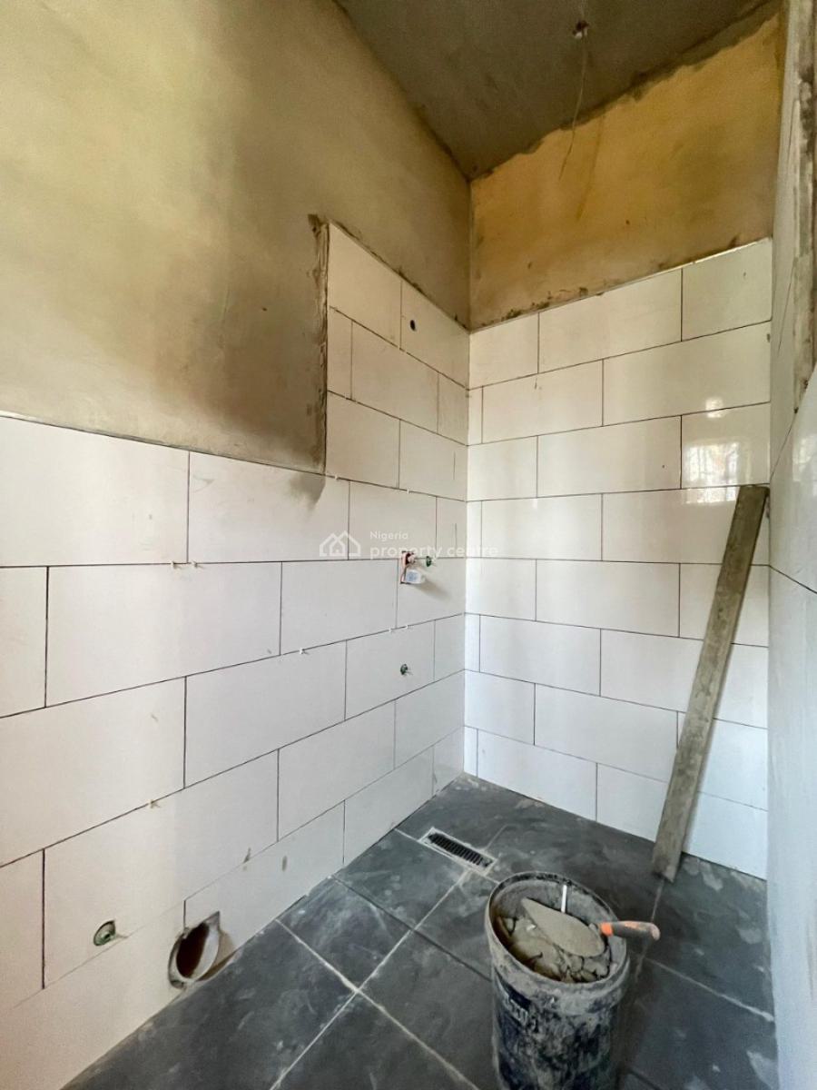 Uniquely  Built 3 Bedroom Apartment with Elevator & Swimming Pool, Lekki Phase 1, Lekki, Lagos, Block of Flats for Sale