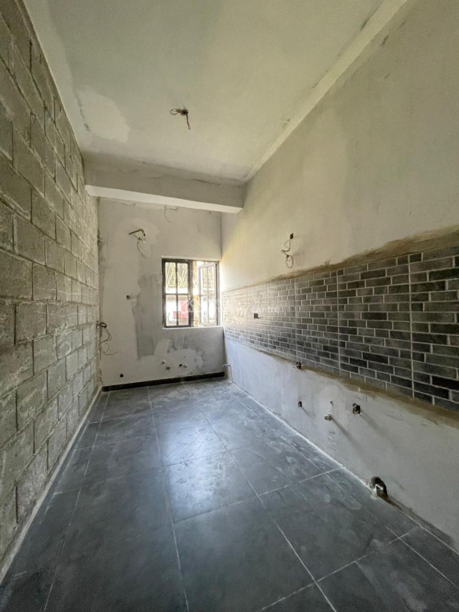 Uniquely  Built 3 Bedroom Apartment with Elevator & Swimming Pool, Lekki Phase 1, Lekki, Lagos, Block of Flats for Sale