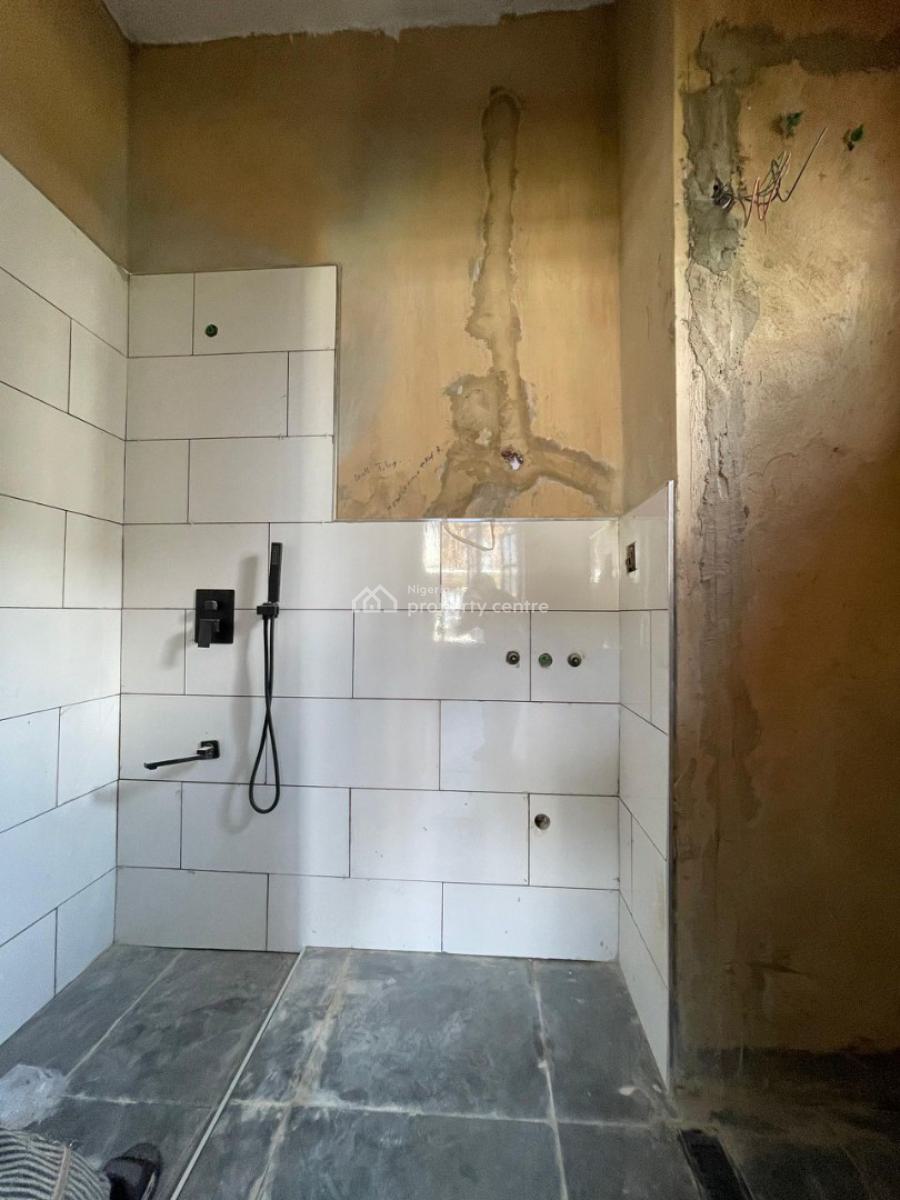 Uniquely  Built 3 Bedroom Apartment with Elevator & Swimming Pool, Lekki Phase 1, Lekki, Lagos, Block of Flats for Sale