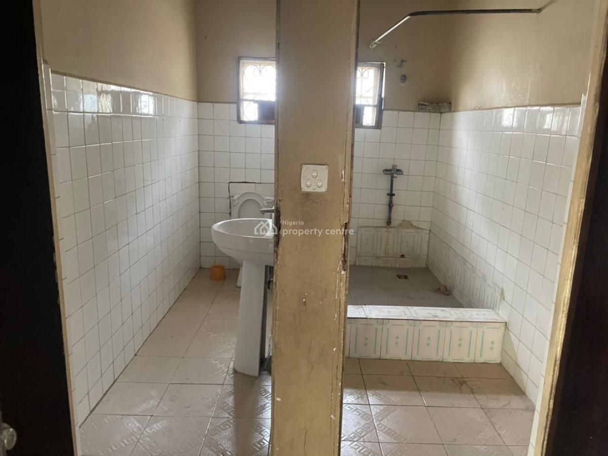 Nice and Spacious Executive 2 Bedroom Apartment, Gbagada Phase 1, Gbagada, Lagos, Flat / Apartment for Rent