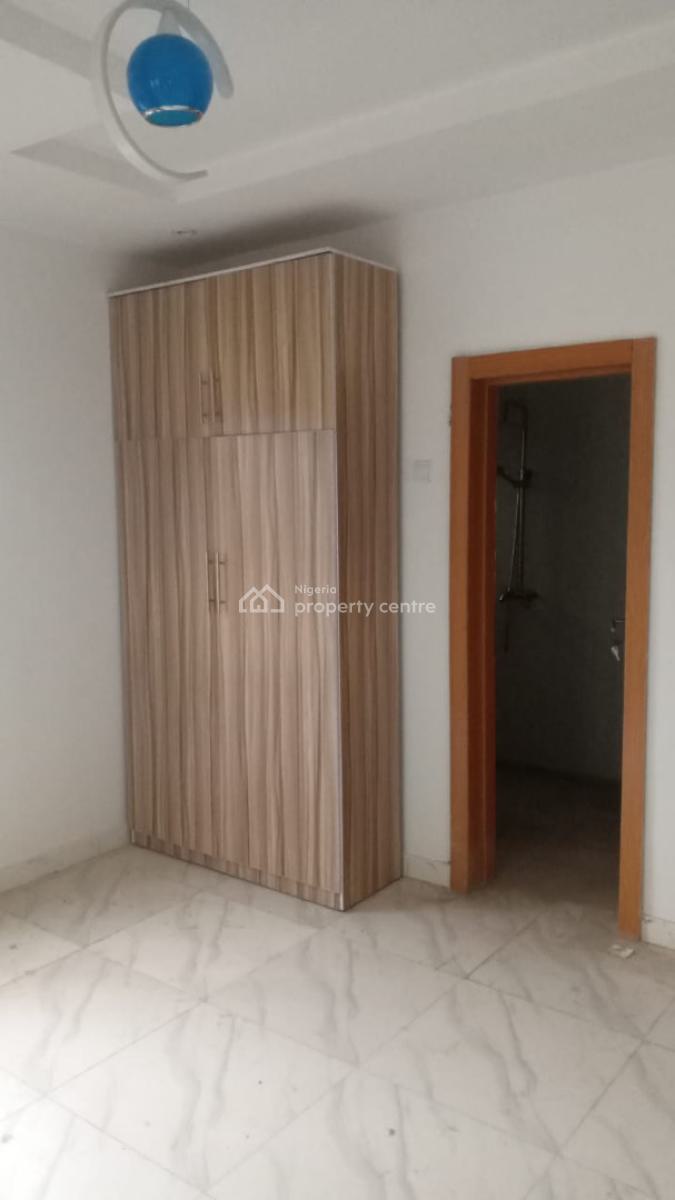 Nice and Spacious 2 Bedroom Apartment All Rooms En-suite Upstairs, Asaka Elebu, Ibadan, Oyo, Flat / Apartment for Rent