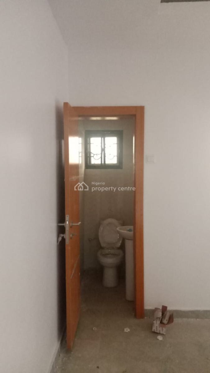 Nice and Spacious 2 Bedroom Apartment All Rooms En-suite Upstairs, Asaka Elebu, Ibadan, Oyo, Flat / Apartment for Rent