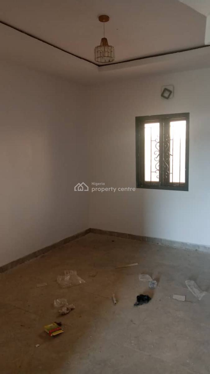 Nice and Spacious 2 Bedroom Apartment All Rooms En-suite Upstairs, Asaka Elebu, Ibadan, Oyo, Flat / Apartment for Rent