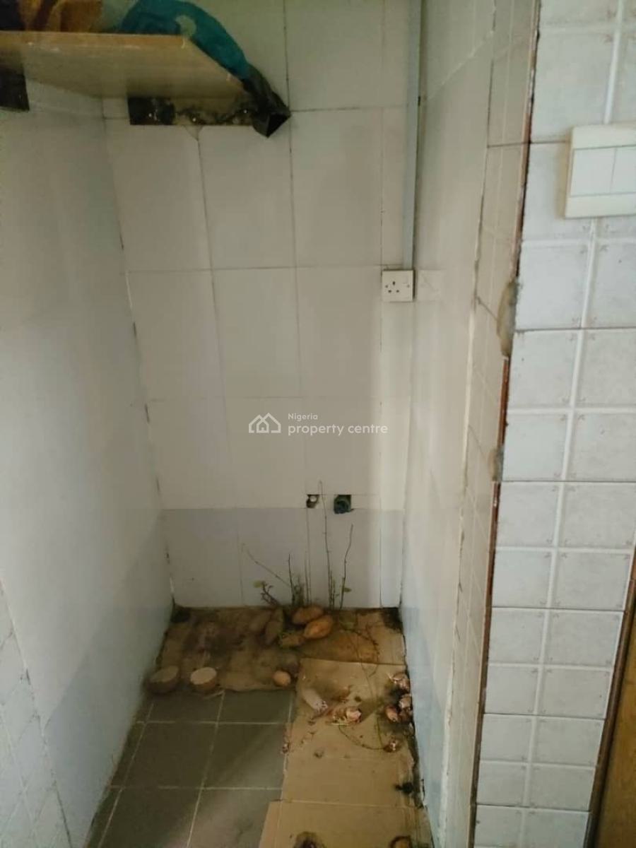 Standard and Spacious Room Self Contained En-suite, Abraham Adesanya Estate, Ajah, Lagos, Self Contain (single Rooms) for Rent