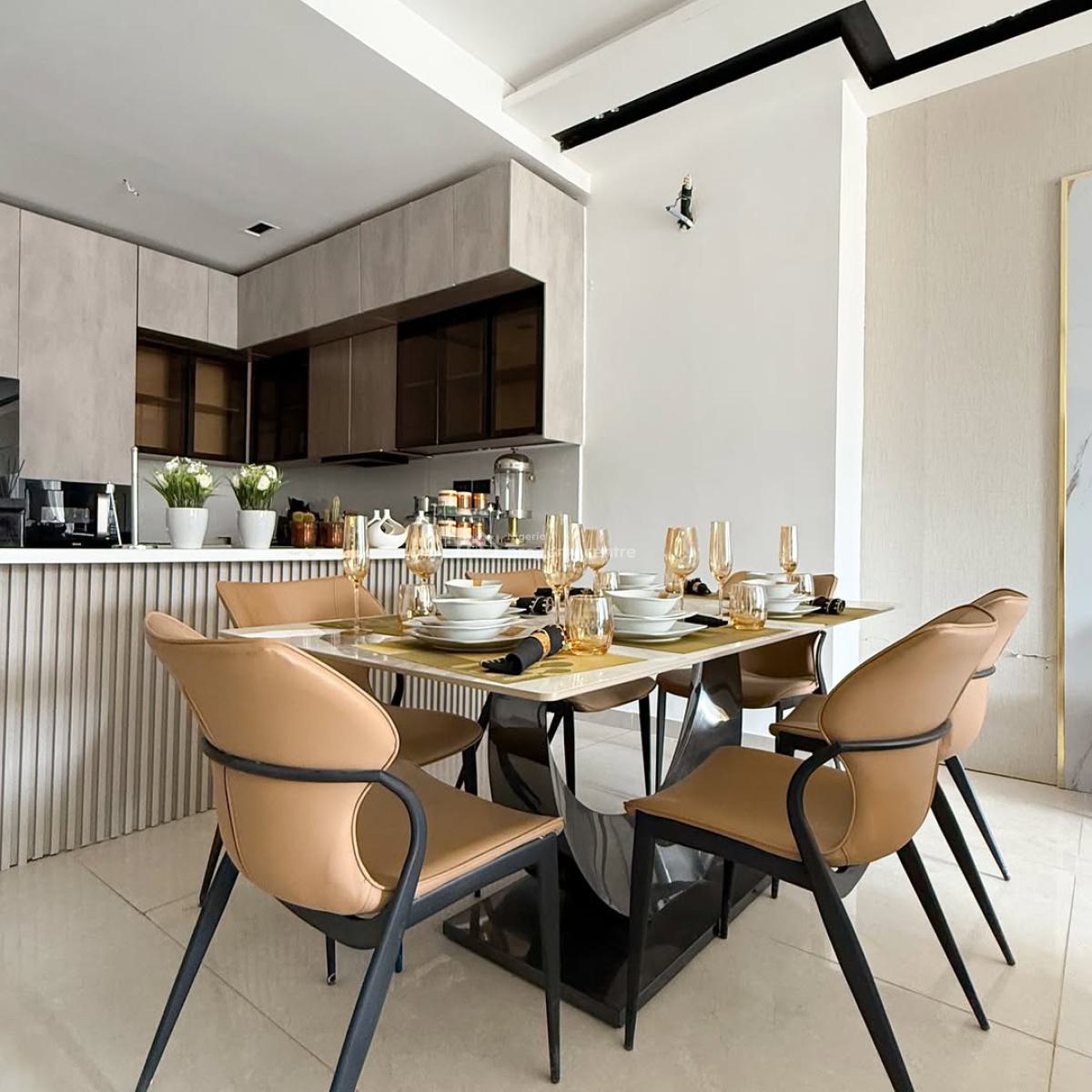 En-suite 2 Bedroom Apartment, Lekki Phase 1, Lekki, Lagos, Block of Flats for Sale