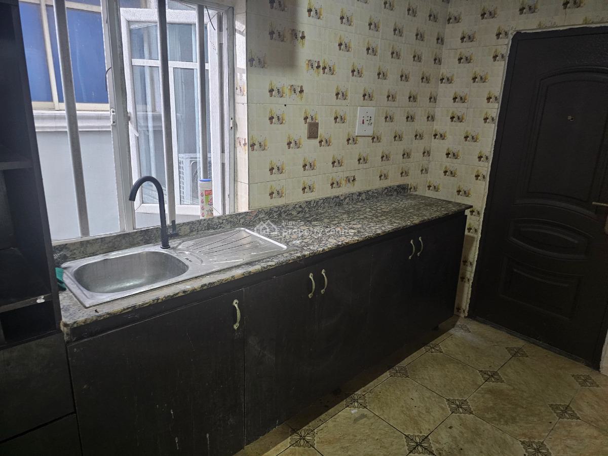 2-bedroom Apartment, Off Freedom Way, Lekki Phase 1, Lekki, Lagos, Flat / Apartment for Rent