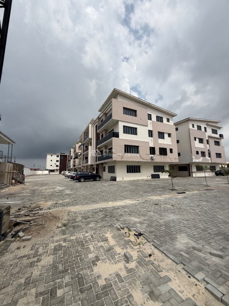 Serviced and Massive 3 Bedroom Flat with Gym for Distress, Behind Rain Oil Petrol Stattion Abijo, Abijo, Lekki, Lagos, Block of Flats for Sale
