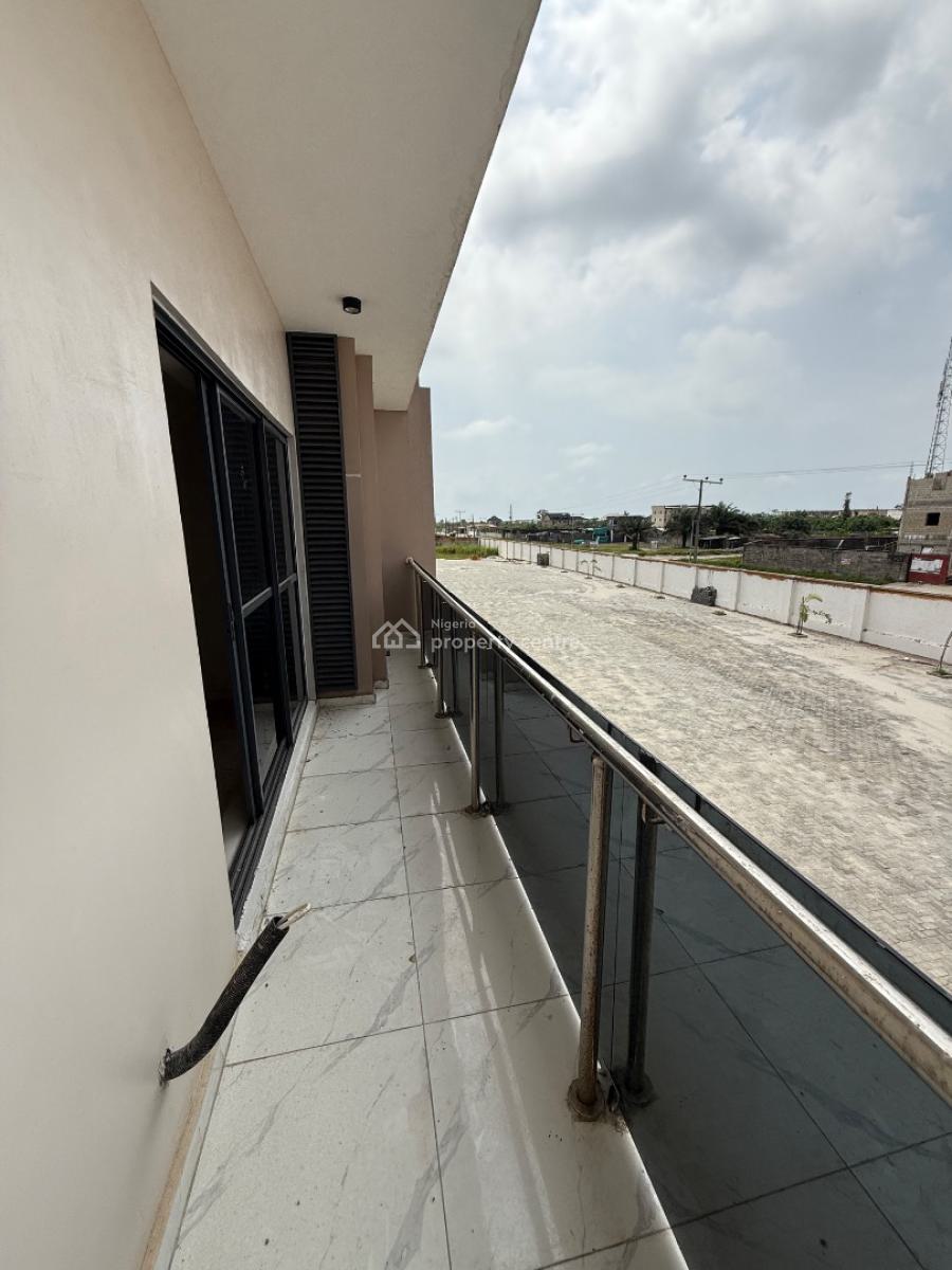 Serviced and Massive 3 Bedroom Flat with Gym for Distress, Behind Rain Oil Petrol Stattion Abijo, Abijo, Lekki, Lagos, Block of Flats for Sale