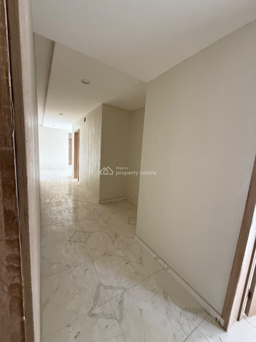 Serviced and Massive 3 Bedroom Flat with Gym for Distress, Behind Rain Oil Petrol Stattion Abijo, Abijo, Lekki, Lagos, Block of Flats for Sale