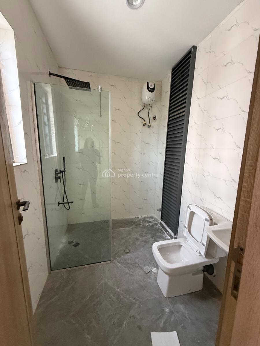 Serviced and Massive 3 Bedroom Flat with Gym for Distress, Behind Rain Oil Petrol Stattion Abijo, Abijo, Lekki, Lagos, Block of Flats for Sale