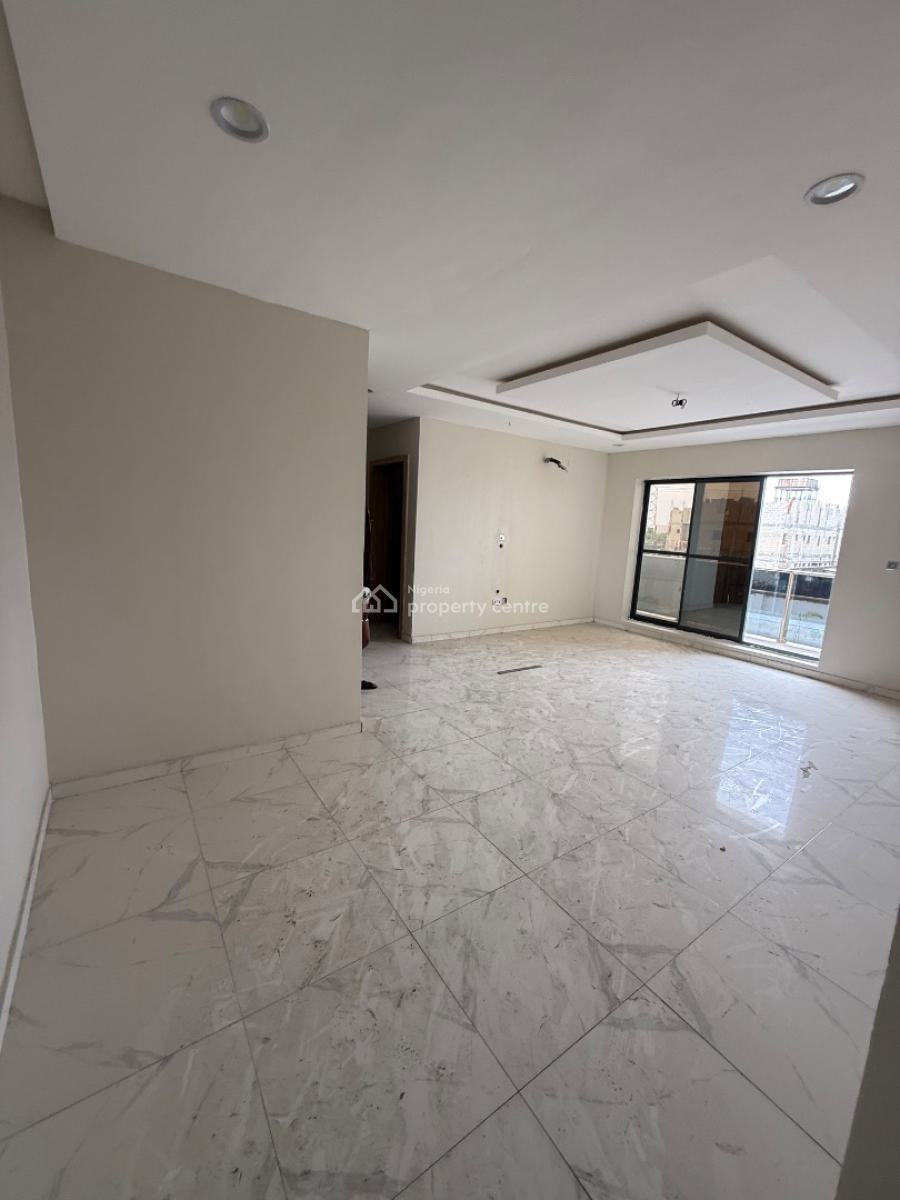 Serviced and Massive 3 Bedroom Flat with Gym for Distress, Behind Rain Oil Petrol Stattion Abijo, Abijo, Lekki, Lagos, Block of Flats for Sale