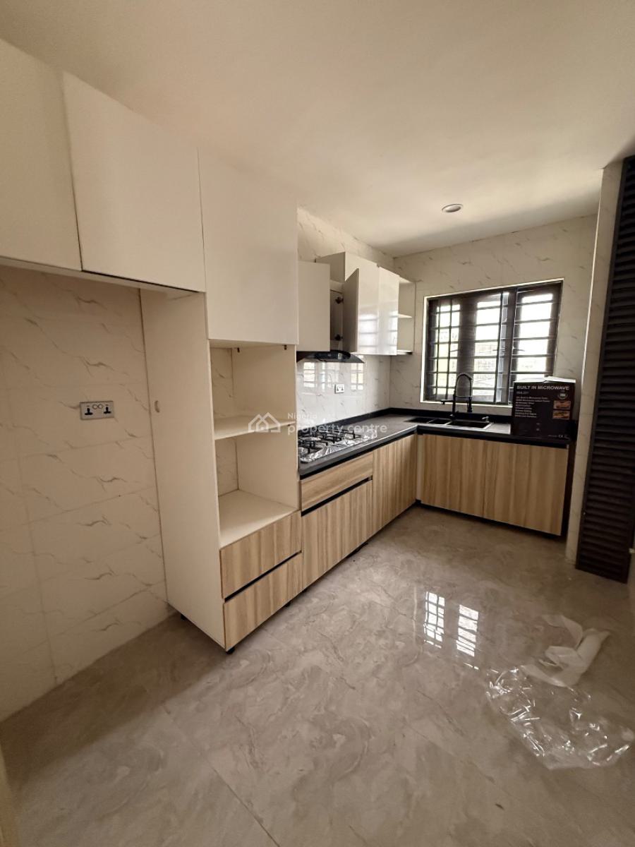 Serviced and Massive 3 Bedroom Flat with Gym for Distress, Behind Rain Oil Petrol Stattion Abijo, Abijo, Lekki, Lagos, Block of Flats for Sale