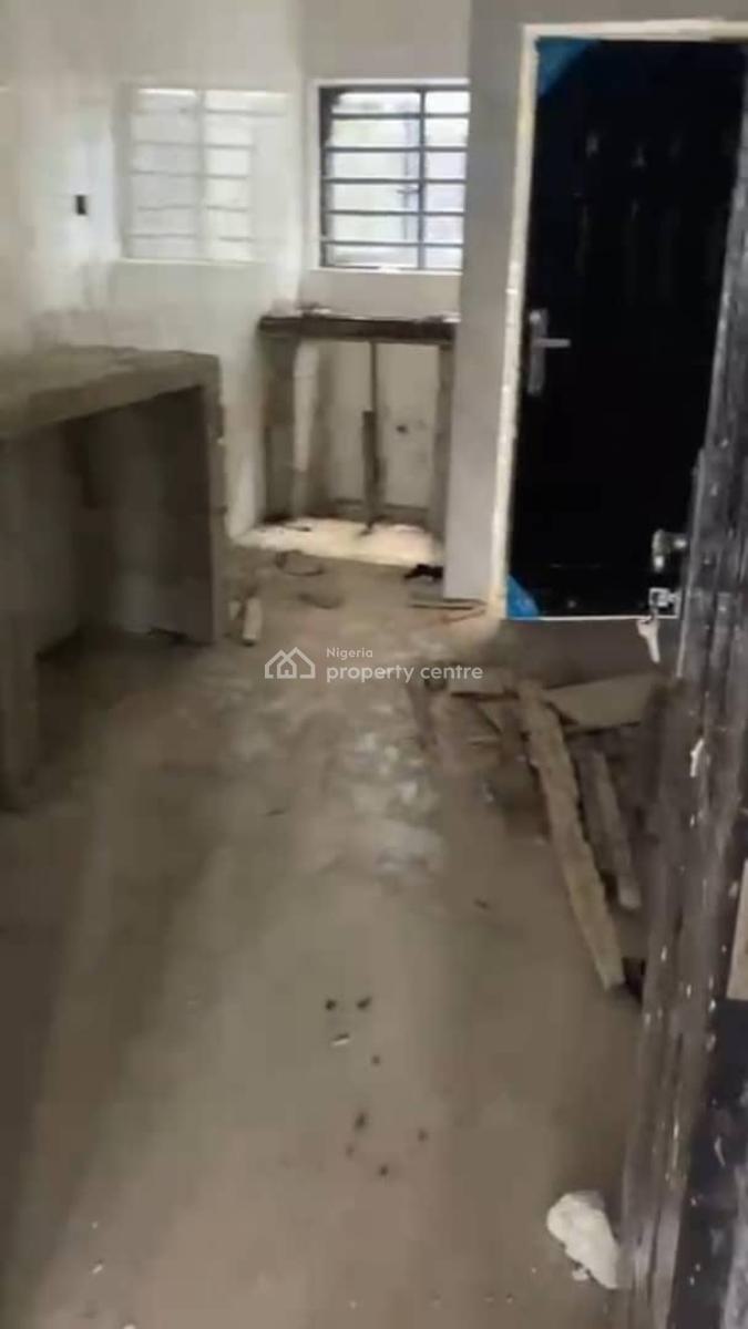 Lovely 3 Bedroom Flat, Off Karonwi  Via Oduduwa Road, Kilo, Surulere, Lagos, House for Rent