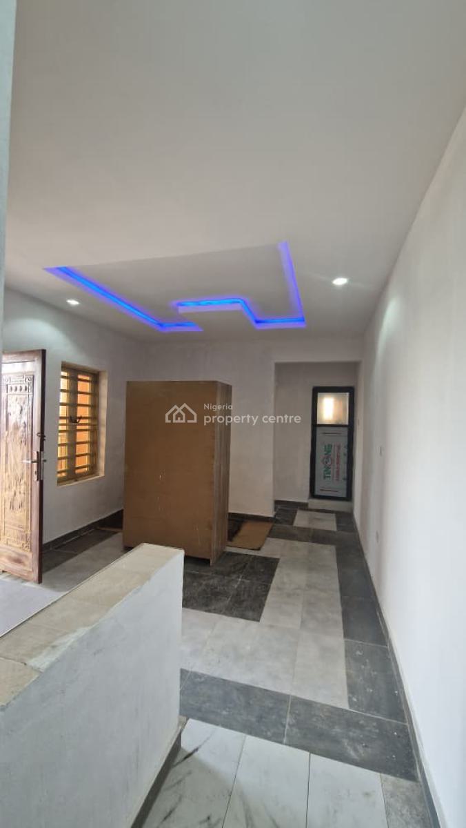 Executive 1 Bedroom Apartment with Inverter, Internet, Ibadan, Oyo, Mini Flat (room and Parlour) for Rent