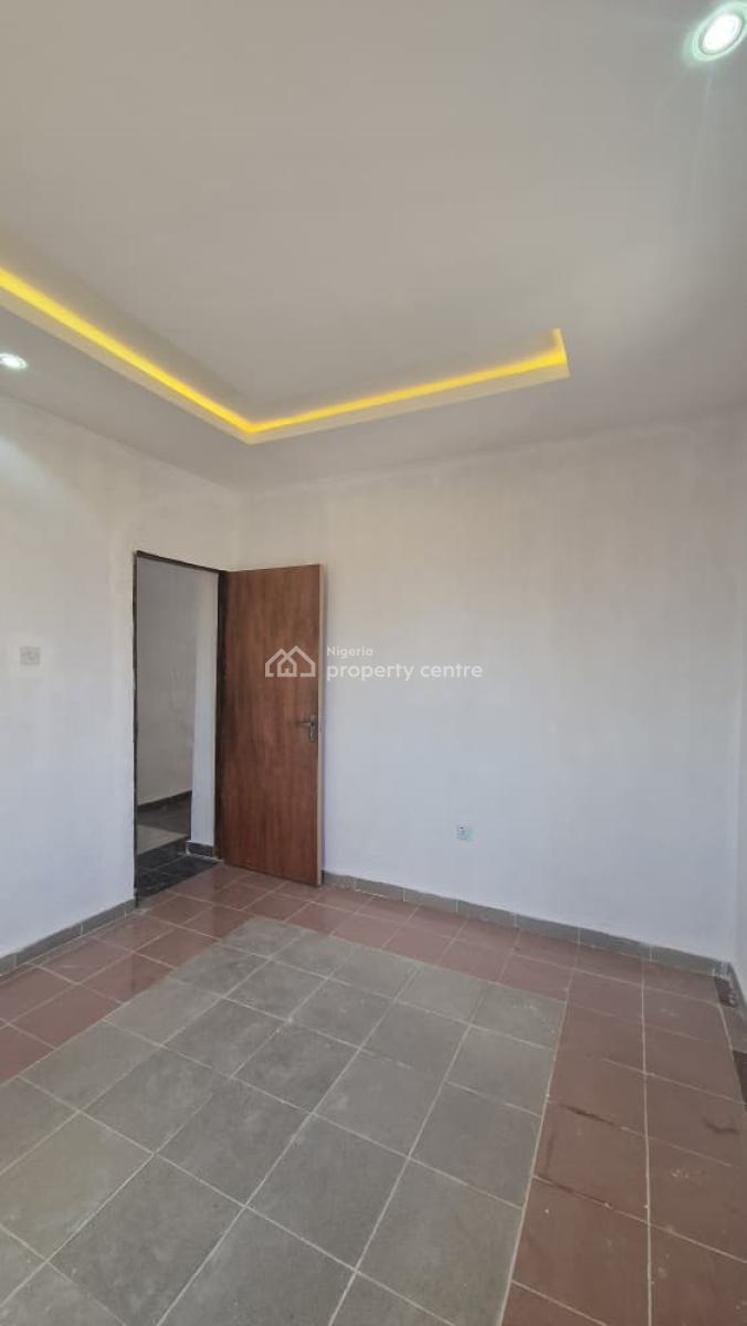 Executive 1 Bedroom Apartment with Inverter, Internet, Ibadan, Oyo, Mini Flat (room and Parlour) for Rent