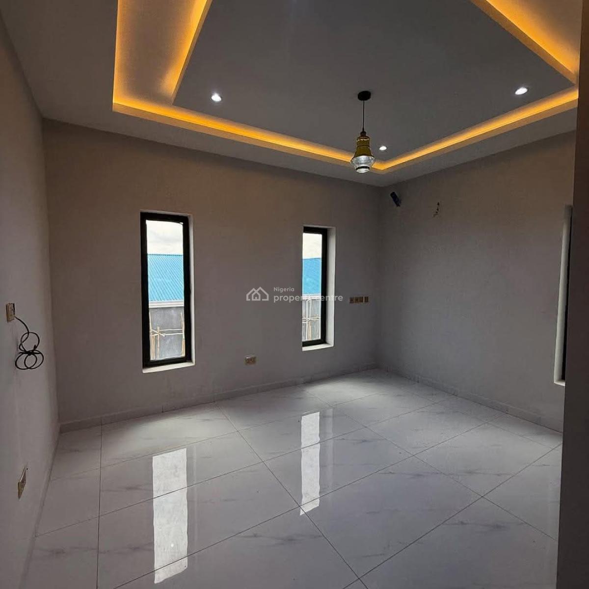 Distress 5 Bedroom Duplex with Pool, Apo Resettlement, Apo, Abuja, Detached Duplex for Sale