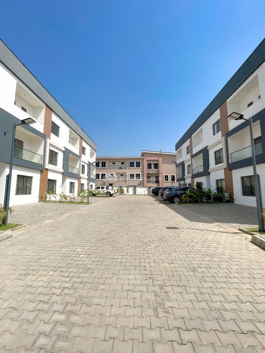 Well-finished 5-bedroom Terraced Duplex + Bq, Jahi, Abuja, Terraced Duplex for Sale