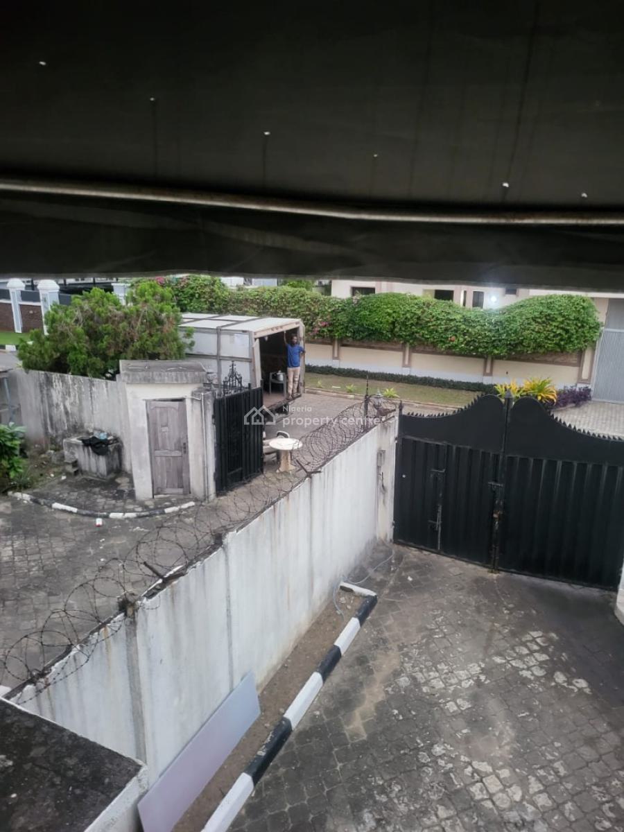 Distress 4bedroom Semi Detached Duplex with 3rooms Bq, Vgc, Lekki, Lagos, Semi-detached Duplex for Sale