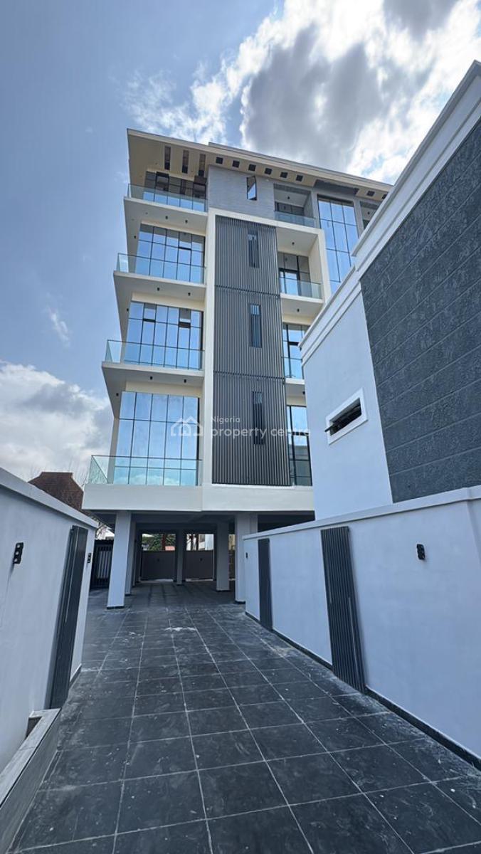 Aesthetically Pleasing 3 Bedroom Apartment  with Swimming Pool, Aesthetically Pleasing 3 Bedroom Apartment  with Swimming Pool, Lekki Phase 1, Lekki, Lagos, Block of Flats for Sale