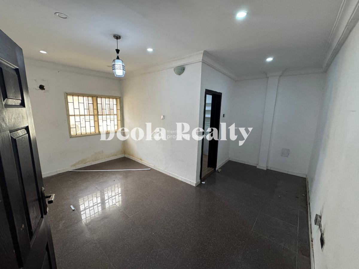 a Nice and Very Spacious 1 Bedroom Apartment(upstair), Lekki Phase 1, Lekki, Lagos, Mini Flat (room and Parlour) for Rent