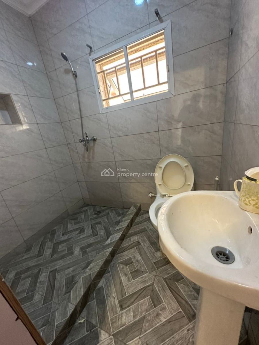 1 Bedroom Apartment, Lekki Phase 1, Lekki, Lagos, Mini Flat (room and Parlour) for Rent
