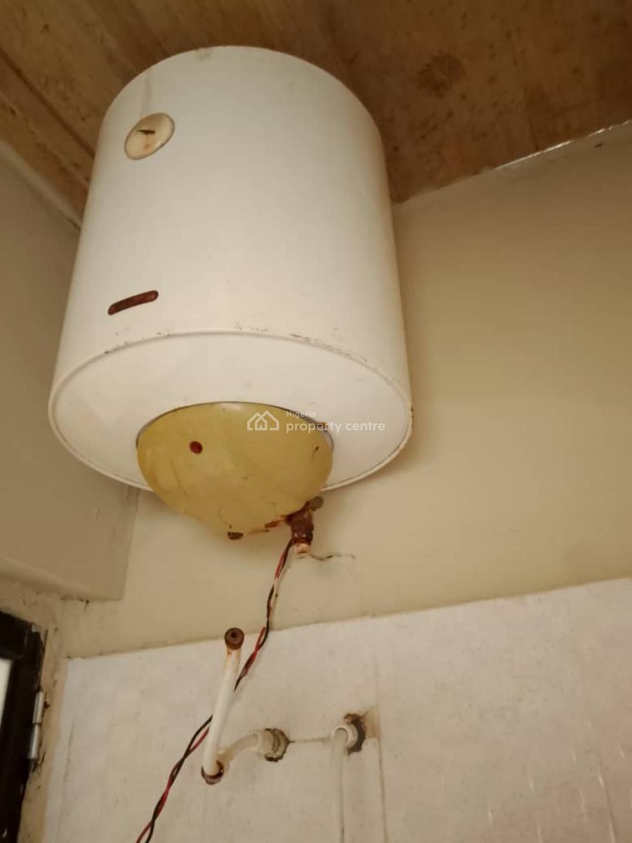 a Clean 2 Bedroom Pop, Lucky Fiber Road, Ikorodu, Lagos, Flat / Apartment for Rent