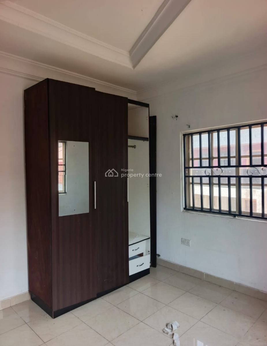 Clean & Spacious 3 Bedroom Flat Apartment, Gra Phase 1, Magodo, Lagos, Flat / Apartment for Rent