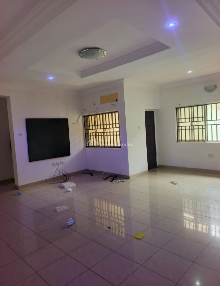 Clean & Spacious 3 Bedroom Flat Apartment, Gra Phase 1, Magodo, Lagos, Flat / Apartment for Rent