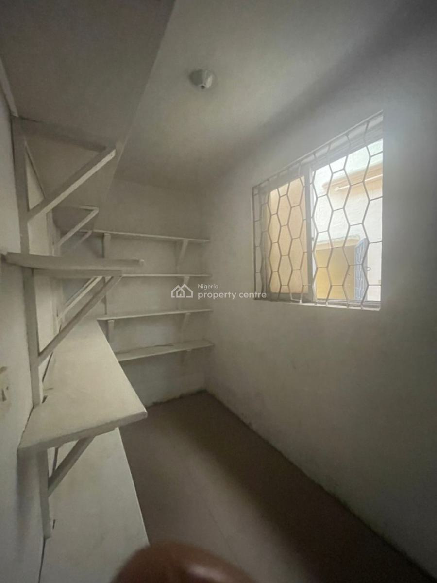 3 Bedrooms Flat, Gra Phase 2, Magodo, Lagos, Flat / Apartment for Rent