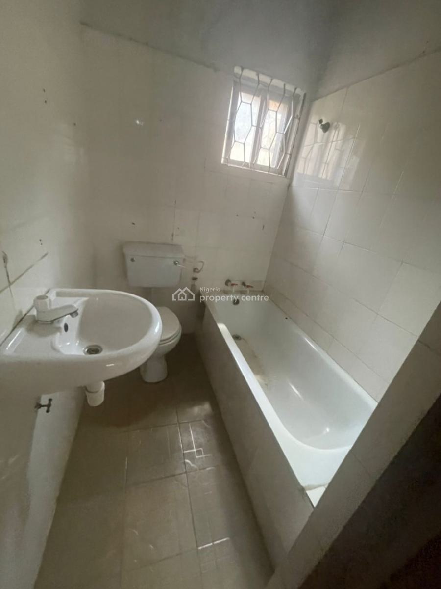 3 Bedrooms Flat, Gra Phase 2, Magodo, Lagos, Flat / Apartment for Rent