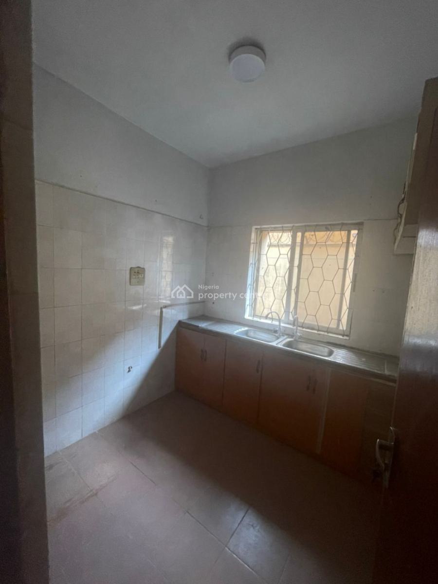 3 Bedrooms Flat, Gra Phase 2, Magodo, Lagos, Flat / Apartment for Rent