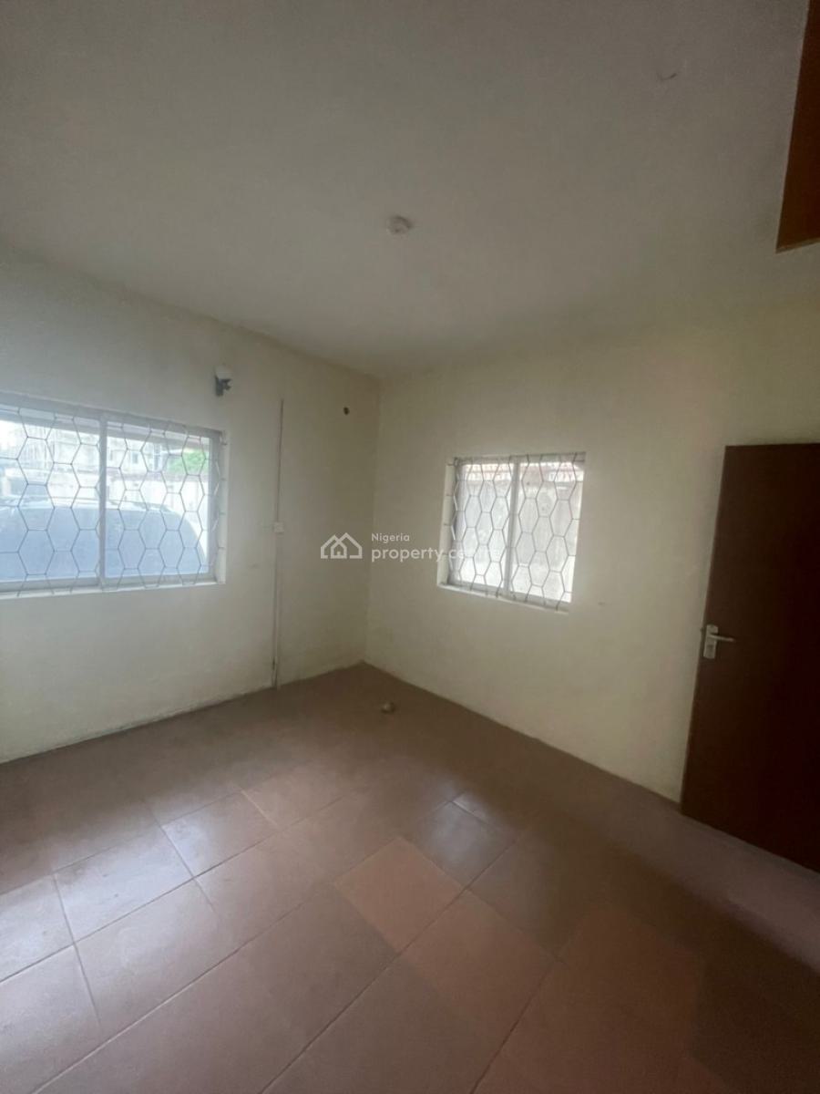 3 Bedrooms Flat, Gra Phase 2, Magodo, Lagos, Flat / Apartment for Rent