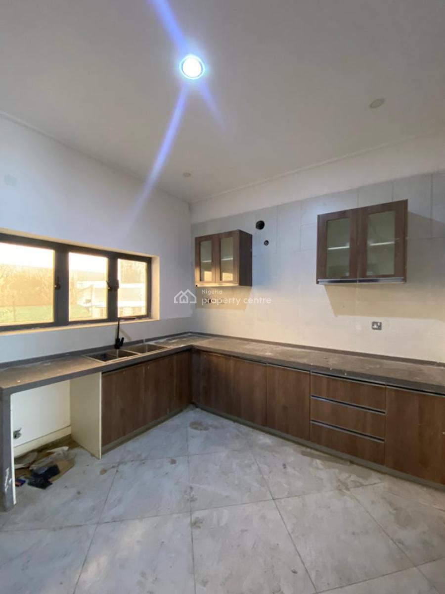 Excellent 4 Bedroom Terrace Duplex, Chevron, Lekki, Lagos, Flat / Apartment for Sale