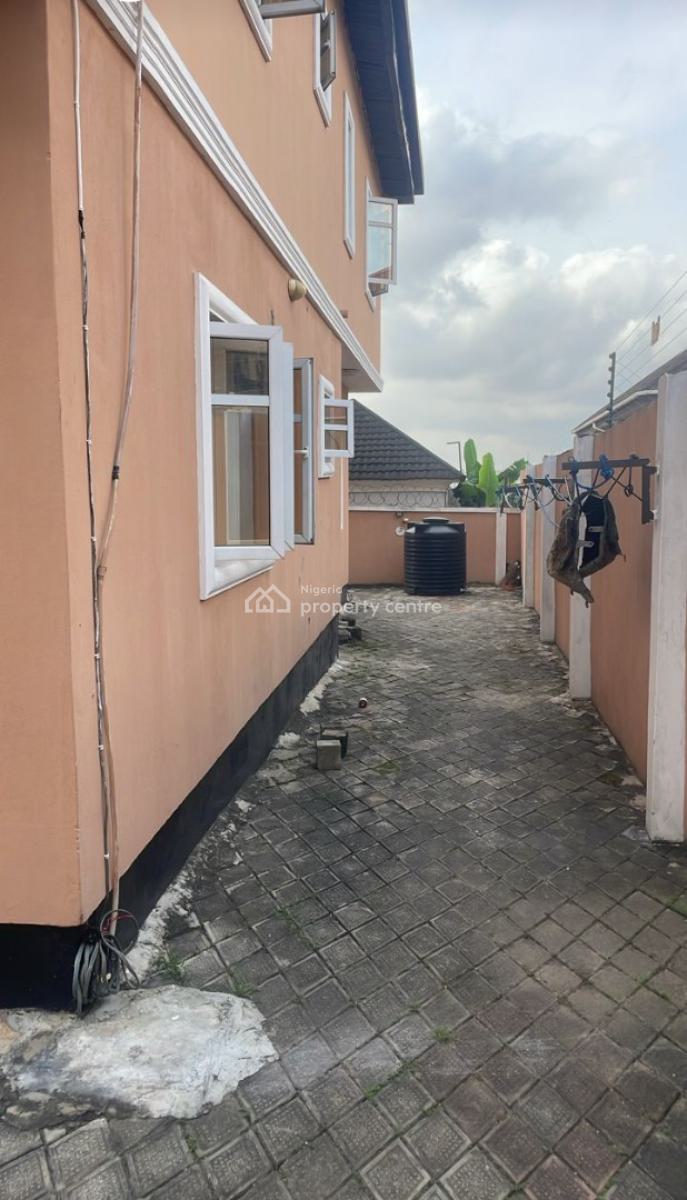 Spacious & Decent 3 Bedroom Flat, Gra Phase 1, Magodo, Lagos, Flat / Apartment for Rent