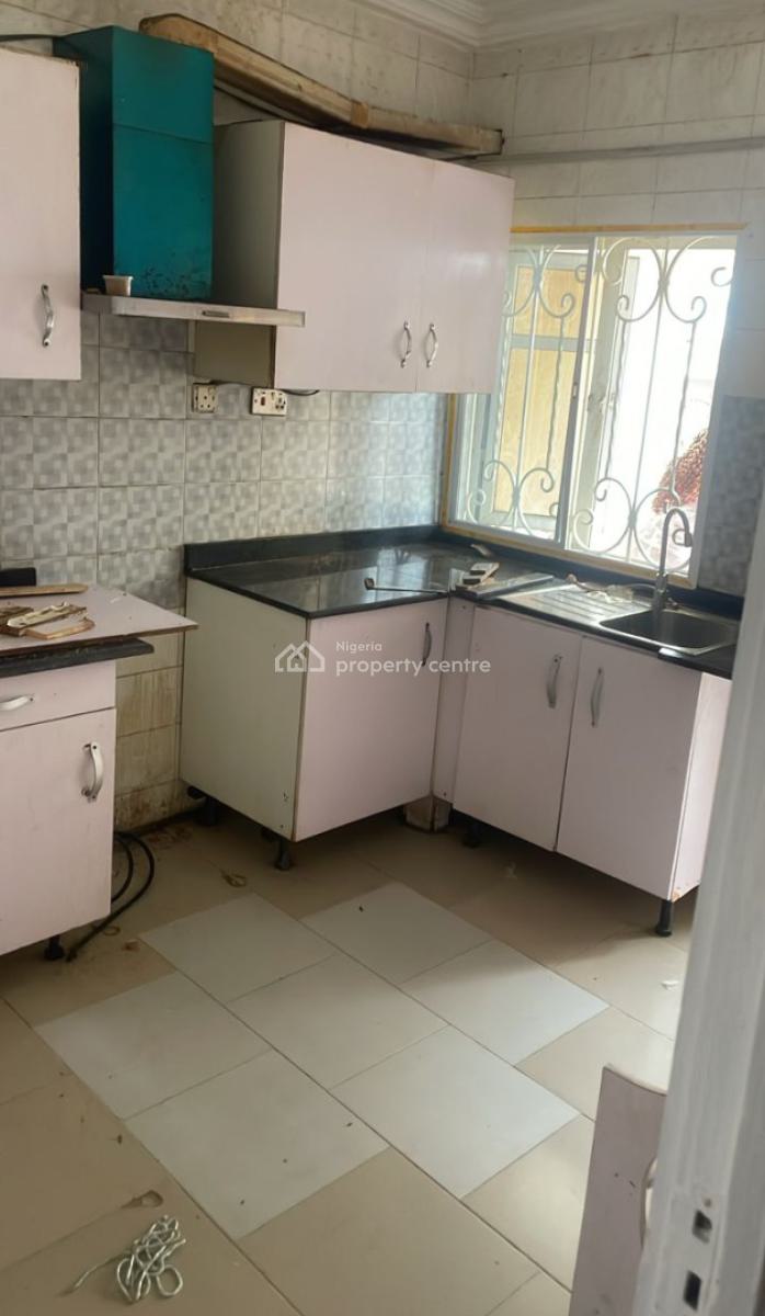Spacious & Decent 3 Bedroom Flat, Gra Phase 1, Magodo, Lagos, Flat / Apartment for Rent