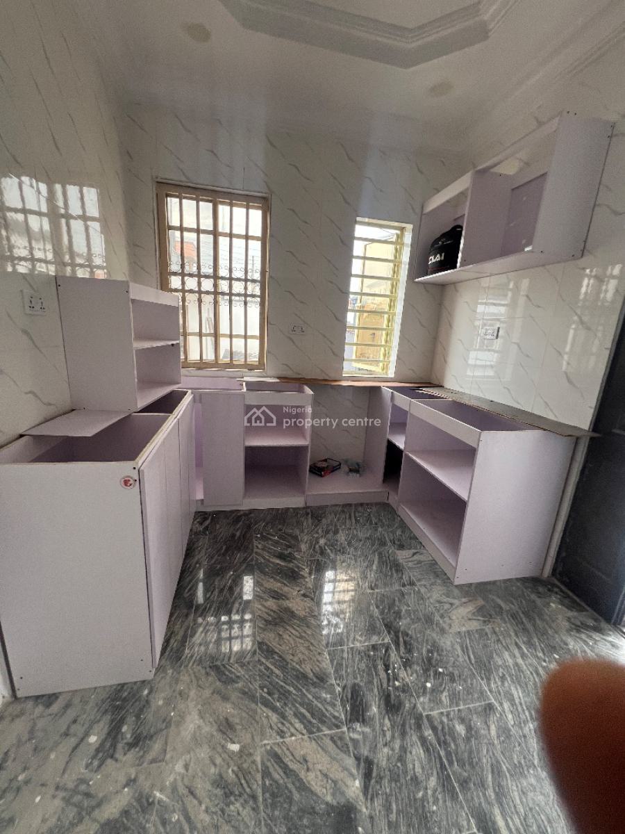 Serviced 2 Bedroom Flat, Off Admiralty Way, Lekki Phase 1, Lekki, Lagos, Flat / Apartment for Rent
