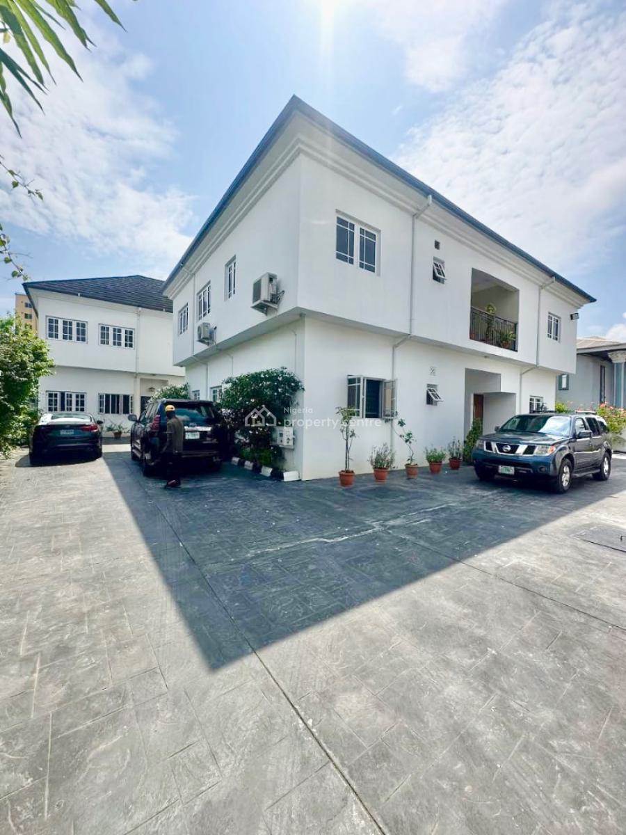 Exquisitely 2 Bedroom Apartment, Lekki Phase 1, Lekki, Lagos, Flat / Apartment for Rent