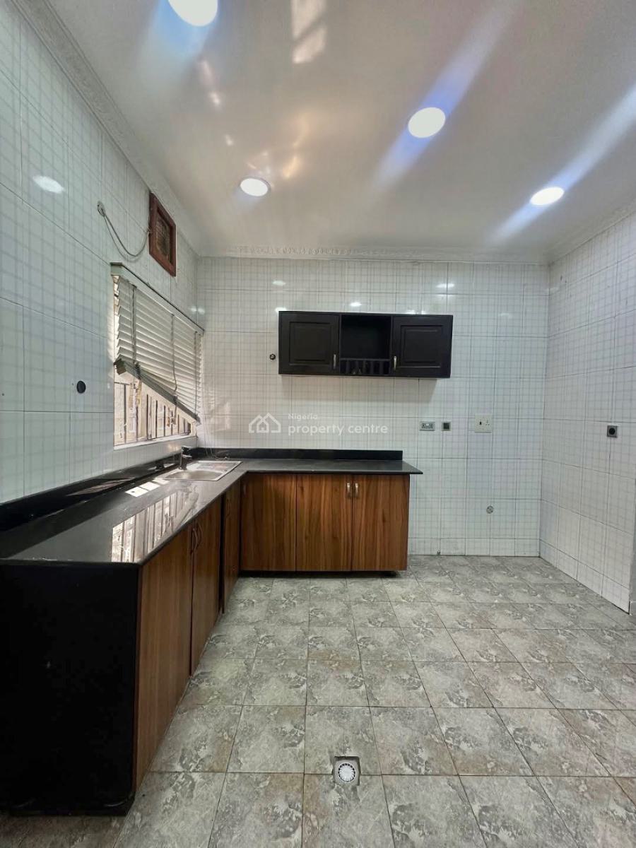 Exquisitely 2 Bedroom Apartment, Lekki Phase 1, Lekki, Lagos, Flat / Apartment for Rent