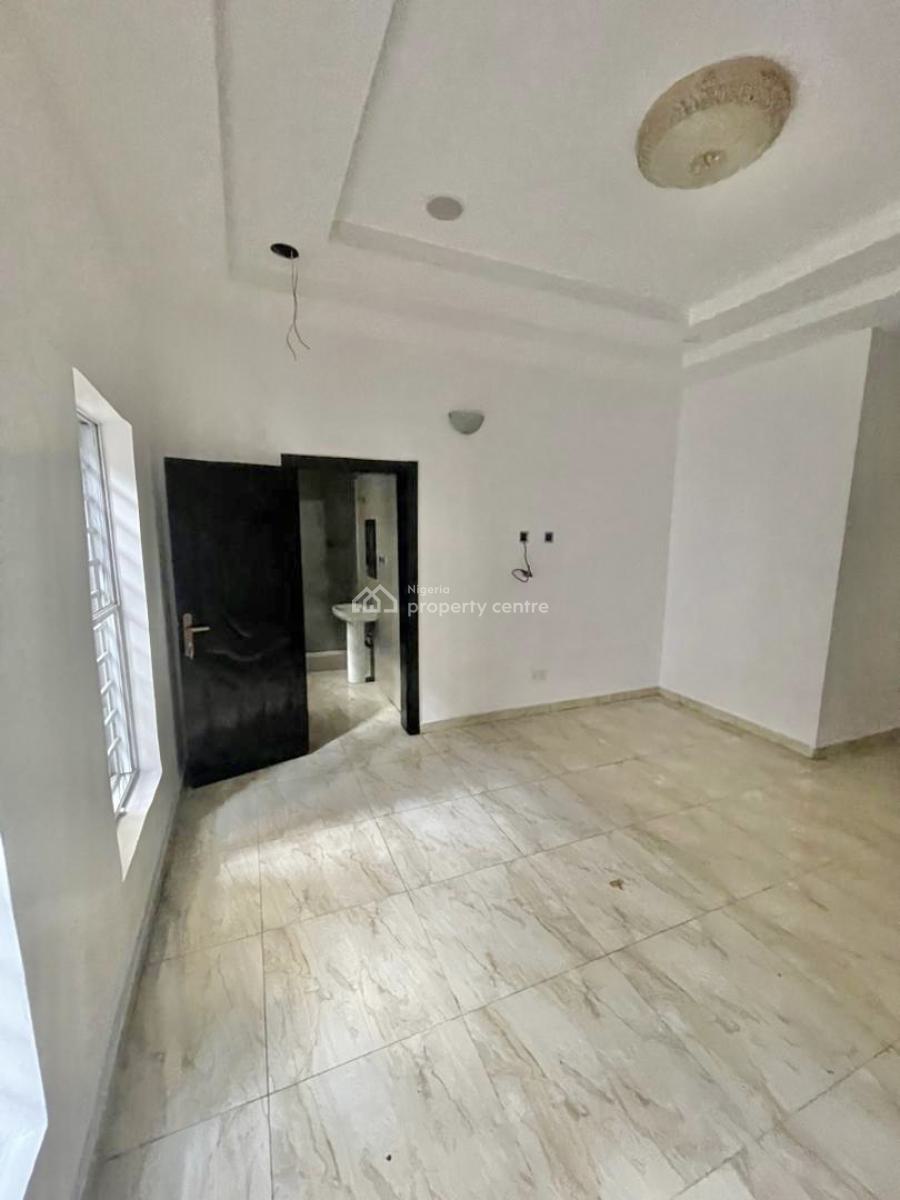 Well Maintained 4 Bedroom Semi Detached Duplex with Bq, Ologolo, Lekki, Lagos, Semi-detached Duplex for Rent