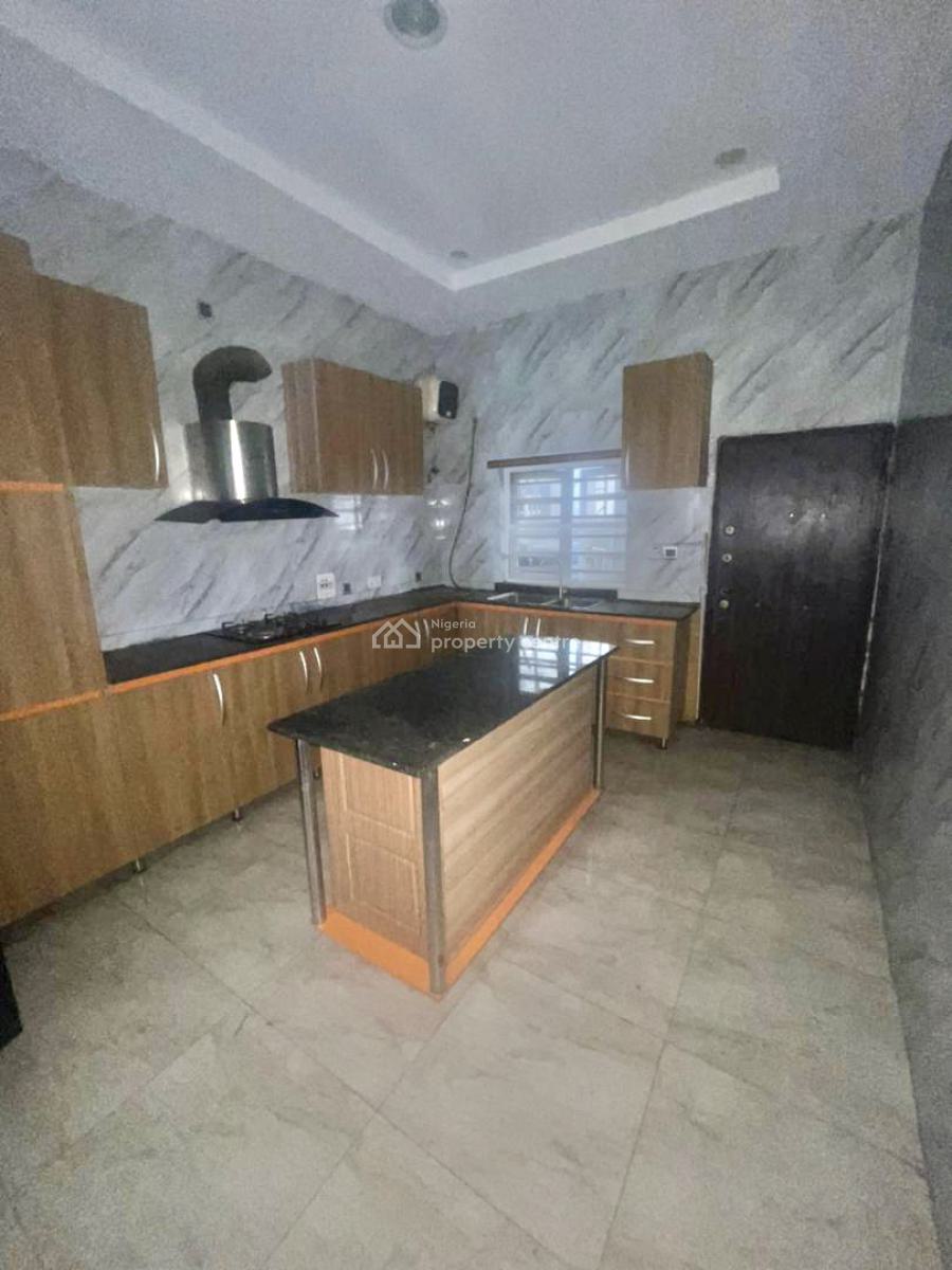 Well Maintained 4 Bedroom Semi Detached Duplex with Bq, Ologolo, Lekki, Lagos, Semi-detached Duplex for Rent
