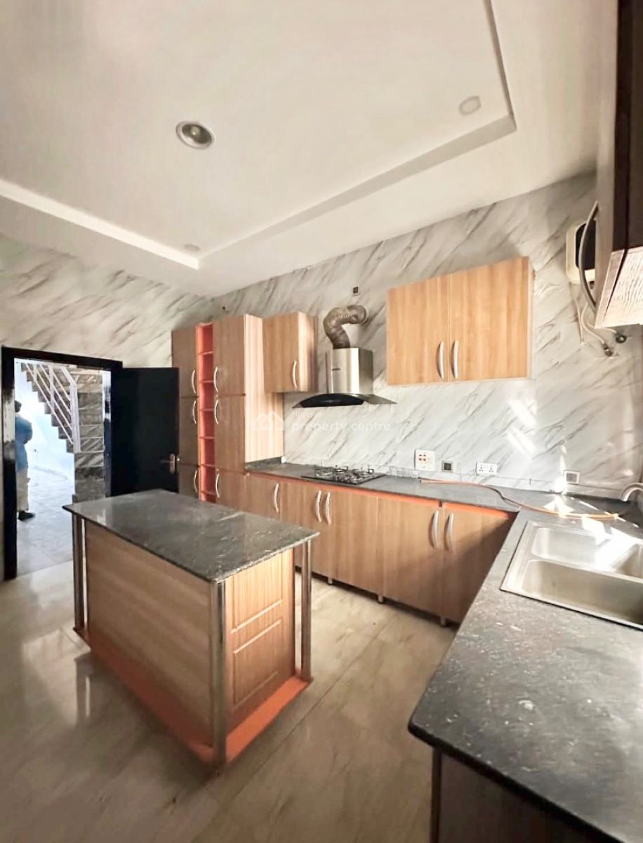 Well Maintained 4 Bedroom Semi Detached Duplex with Bq, Ologolo, Lekki, Lagos, Semi-detached Duplex for Rent